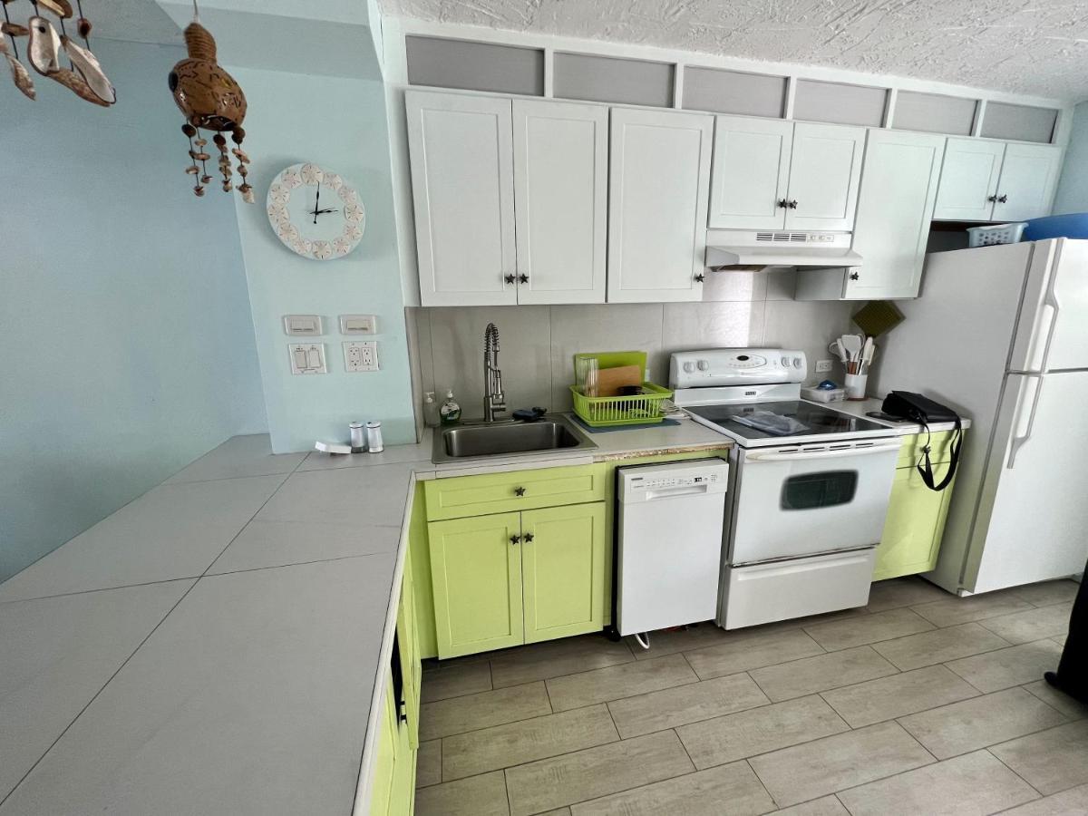 Sunny Villa In The Marina - Excellent Water Views Jolly Harbour エクステリア 写真